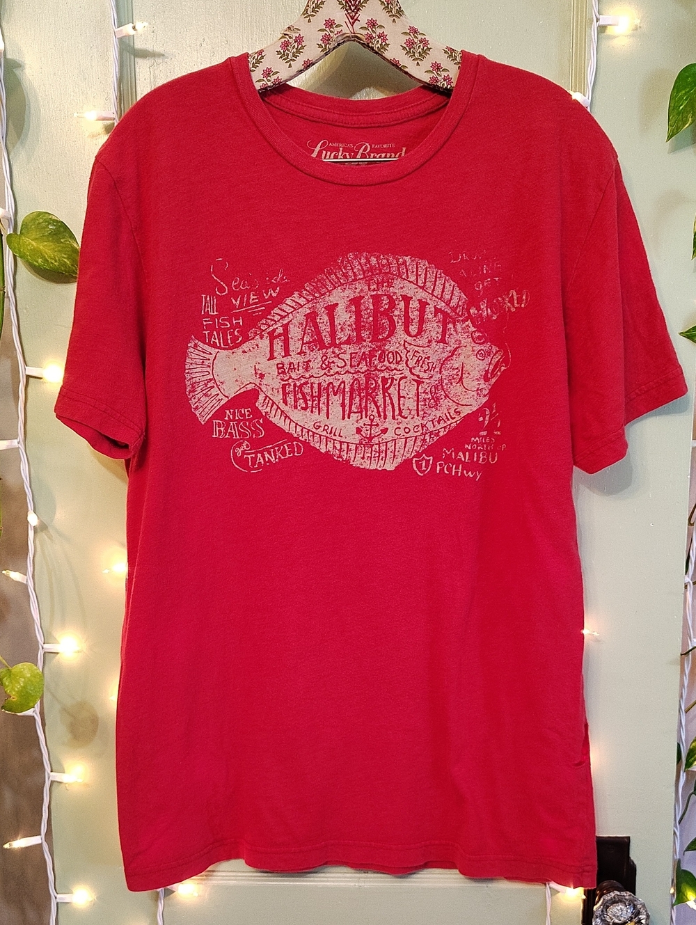 Men's 🆓 Lucky Brand Halibut Fish Market Malibu Red M